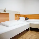 Gebirgsresort - 2 0 2